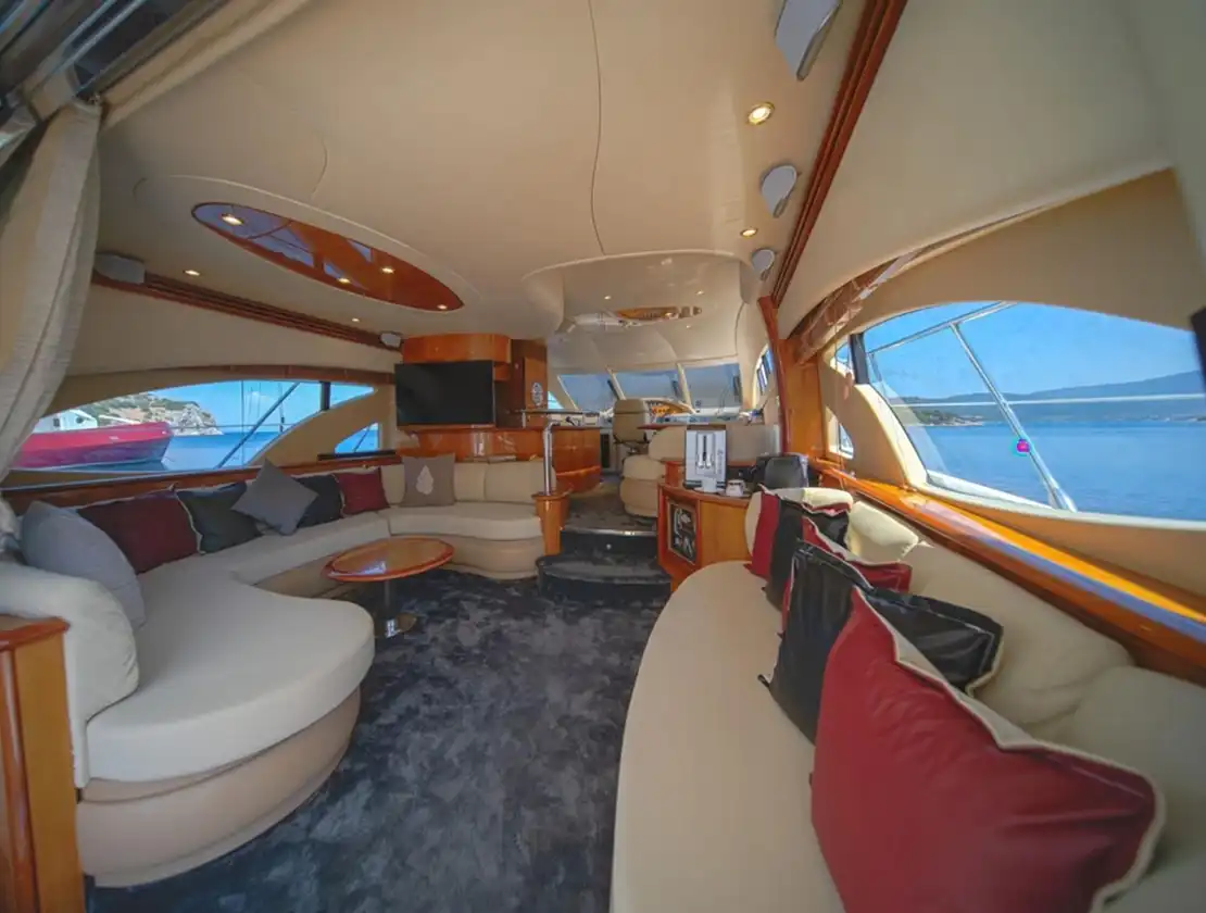 Antalya Yat Kiralama 23m Azimut 62 Fly